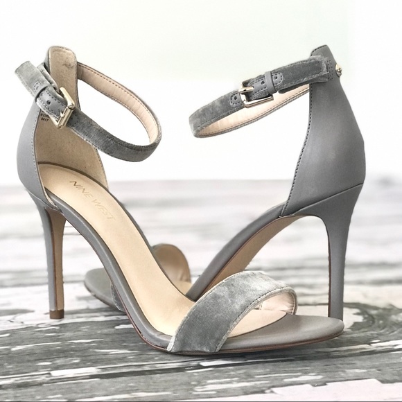 Nine West Womens Mana Ankle Strap Dress Sandal Grey Velvet Open Toe Size 7 M